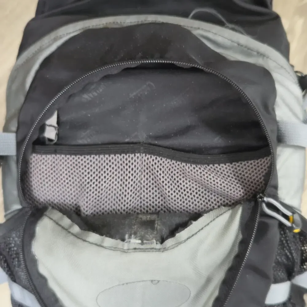 CamelBak Trailblazer Hydration Backpack Reservoir Hiking Biking Outdoor Pack